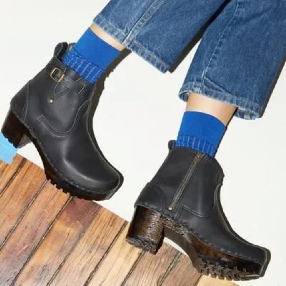 No. 6 Black Heeled Boots